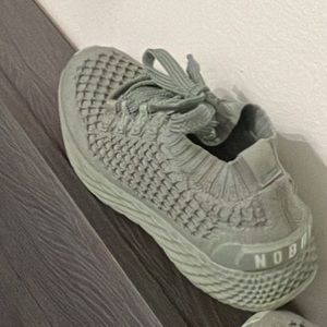 Nobull women’s size 7 fly knit runners